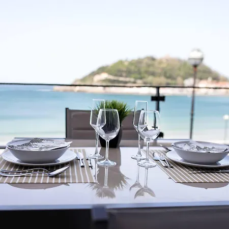 Miraconcha, In Front Of The Beach, Views And Parking Apartment San Sebastian