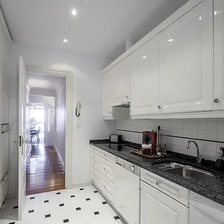 Apartment Miraconcha, In Front Of The Beach, Views And Parking