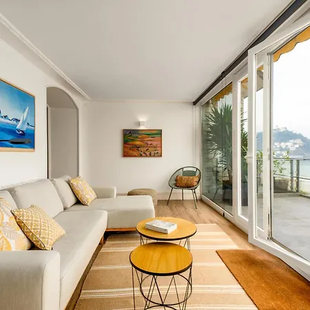 Apartment Miraconcha, In Front Of The Beach, Views And Parking